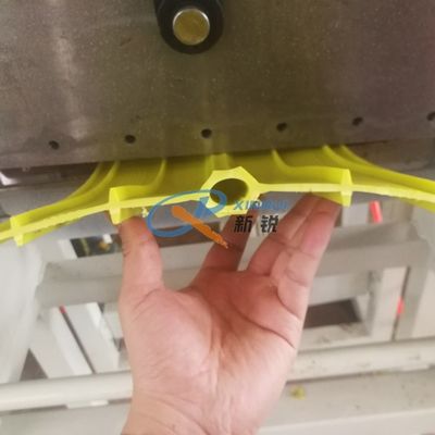 150kg / H 400mm Maszyna do produkcji płytek z miękkiego PVC