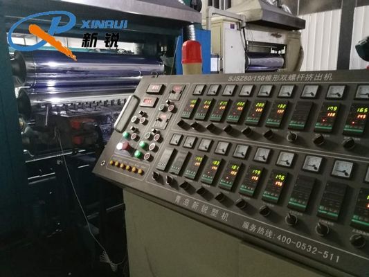 Podwójna szerokość śruby 1220 mm Maszyna do produkcji płyt PCV do płyty meblowej