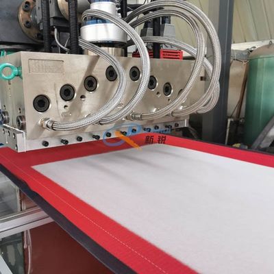 Maszyna do produkcji włókniny o gramaturze 25 g / m2