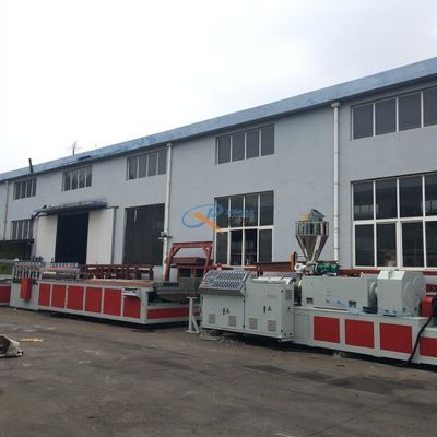Linia do produkcji wodoodpornych paneli drzwiowych z tworzywa sztucznego z tworzywa sztucznego z PVC